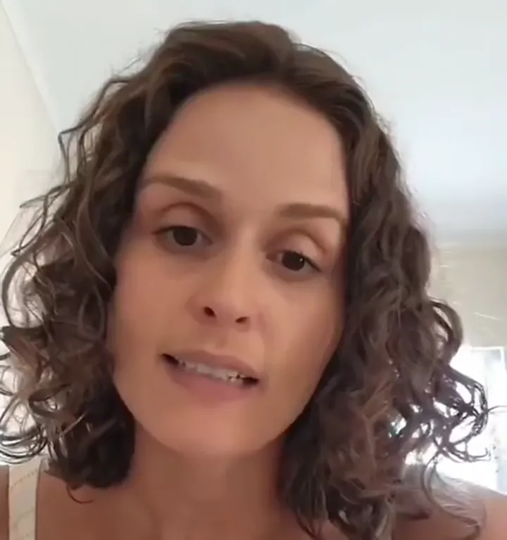 Jacqueline Junqueira respondendo em vídeo se é preciso ir à consulta sem resultado